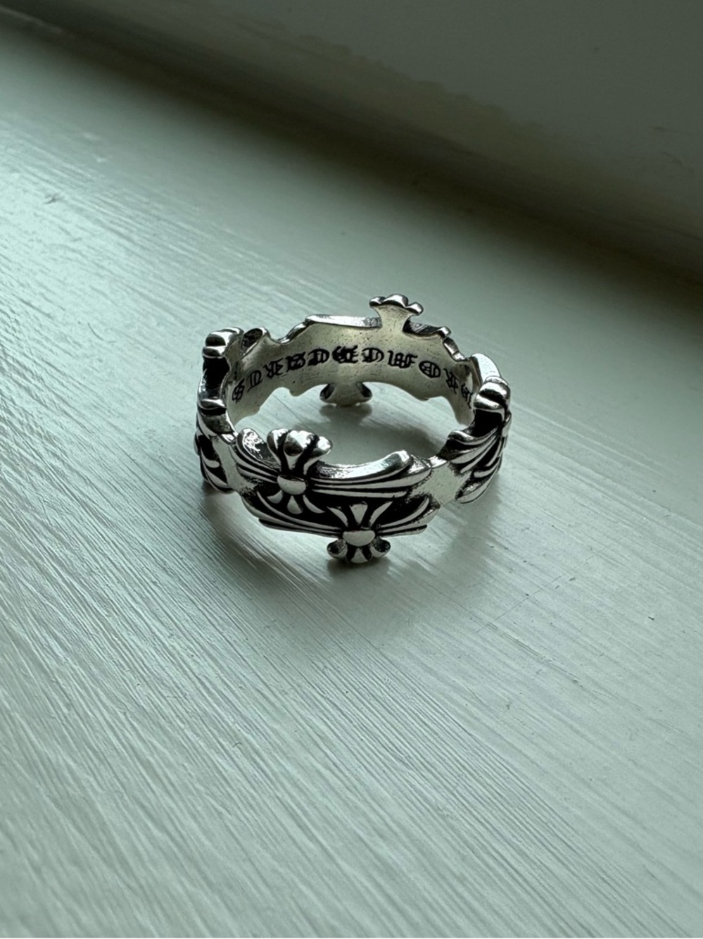 Vintage Silver Tone Ring - Y2K / Edgy Unisex Style - Picture 4 of 4
